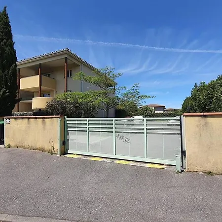 Avec Terrasse Et Jardin Au Calme Proche Bus Métro *